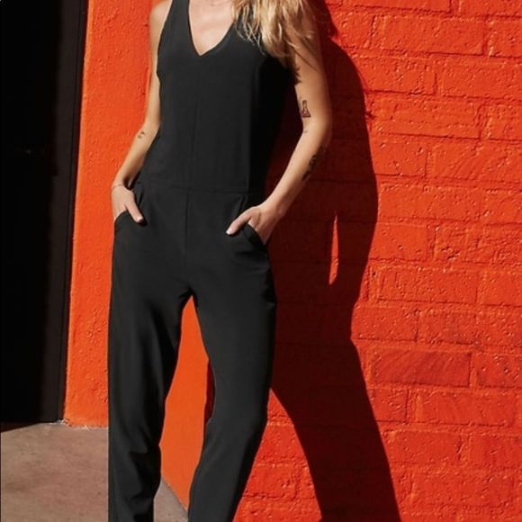 NWT Athleta Brooklyn Jumpsuit size 6 Black - Picture 2 of 8